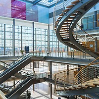 CCL: Blick ins Foyer mit Wendeltreppe