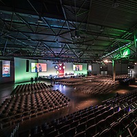 Messehalle 2 mit Bühne