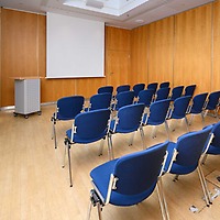 CCL - Seminarraum 14: Reihenbestuhlung, Ansicht von schräghinten